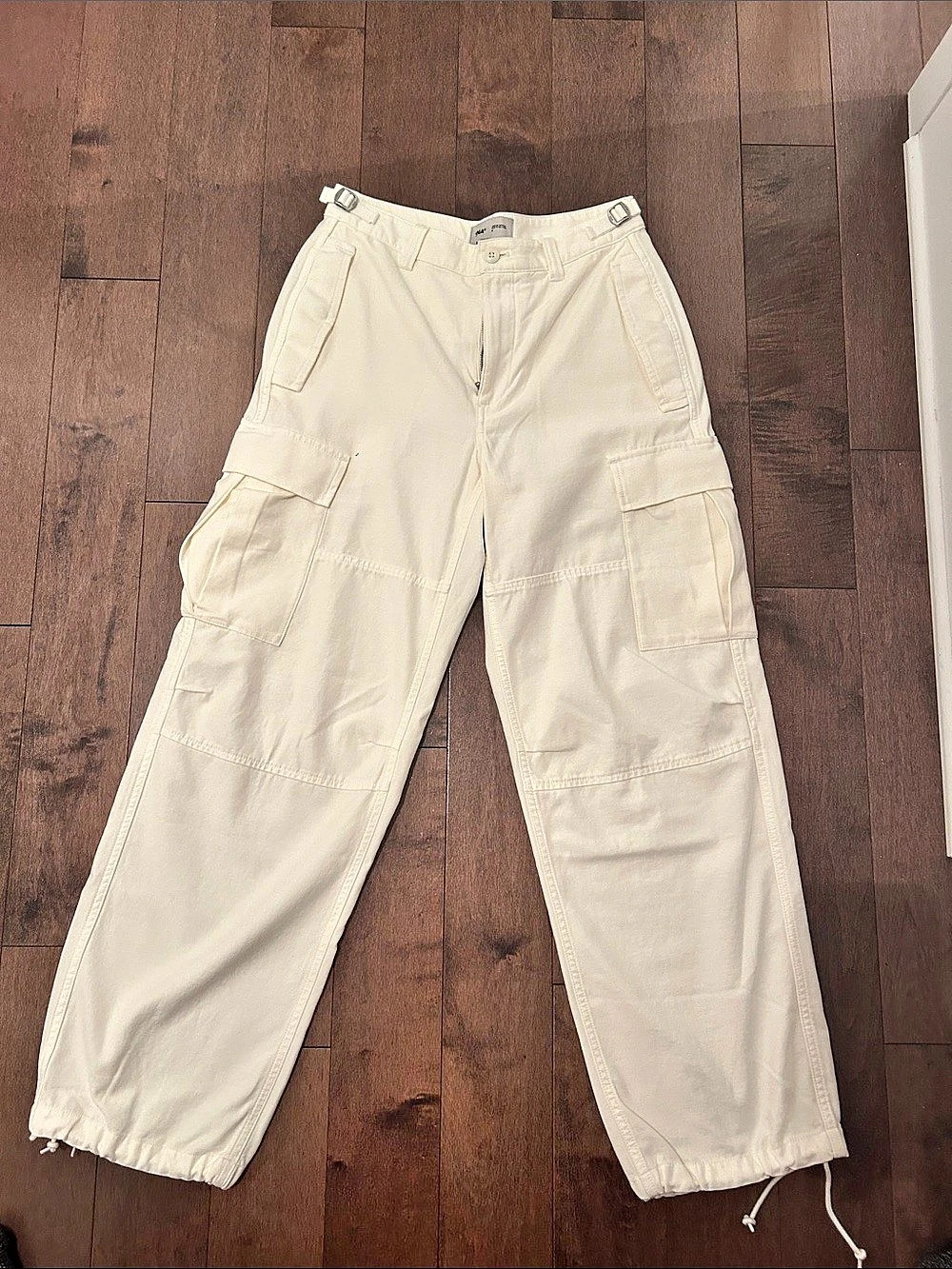 TNA - Aritzia Cargo Pants Cream Size 4